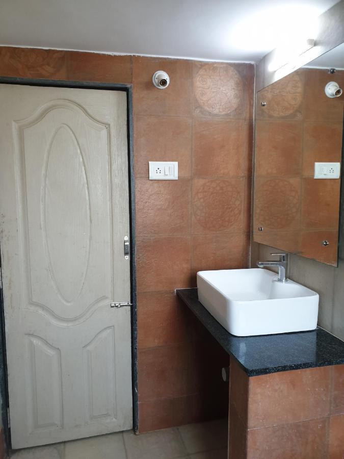 Hotel City Comfort Маргао Экстерьер фото